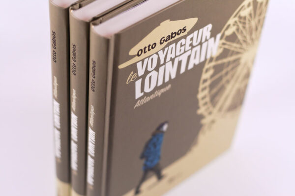 photo triple livre le voyageur lointain